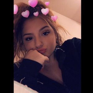 Meet your Posher, Chloe